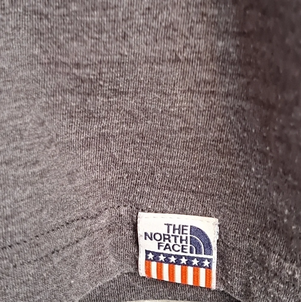 North Face Men's Basic T- Shirt  Size S